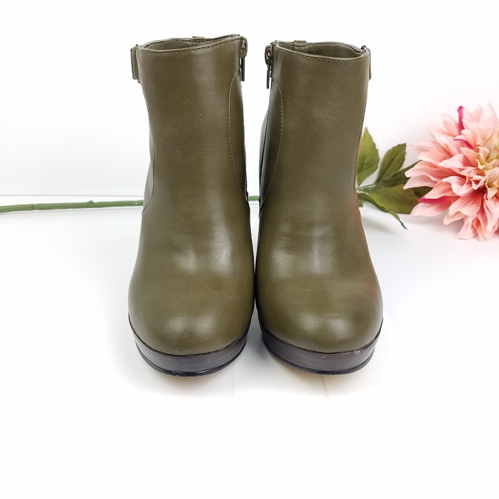 Torrid olive green wedge bootie size 8 wide